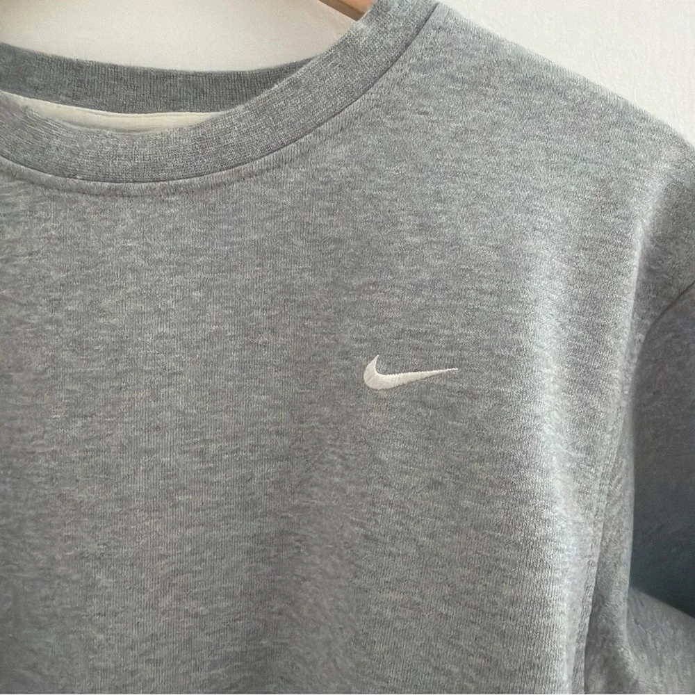 Nike Standard Issue Dri-FIT Team Basketball Crewneck Grey DQ5820-063 Small